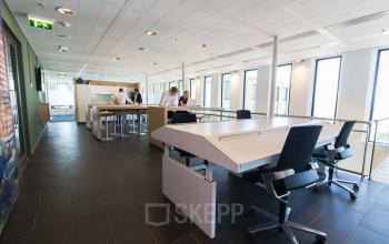 Different flexdesks throughout the office spaces available