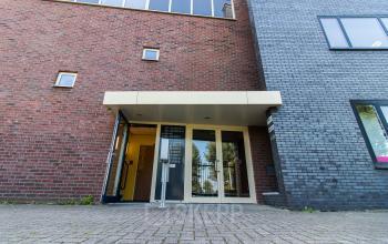 Kantoorpand met gratis parkeerplekken