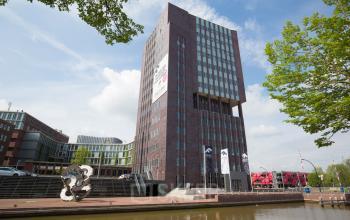 kantoorgebouw buitenzijde stationslocatie almelo stationsstraat kantoorruimte