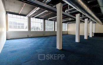 Modern office spaces in monumental office building Almelo