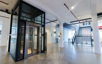 Modern office spaces for rent at the Twentheplein in Almelo