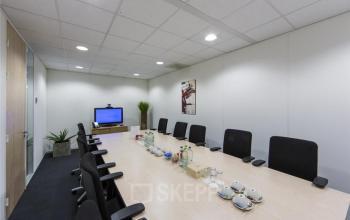 vergaderruimte televisie kantoor almere
