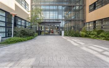 Net gerenoveerd kantoor Amsterdam kantoorkamers kantoorruimte kantoorgebouw goed bereikbaar gratis parkeren