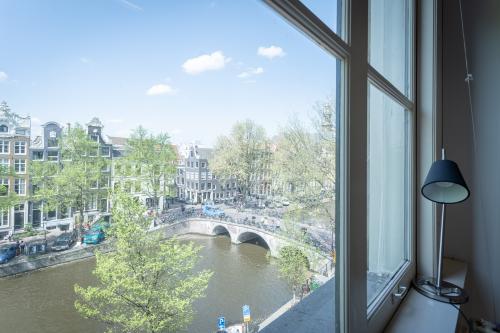 kantoorkamer uitzicht op grachtengordel keizersgracht Amsterdam