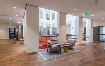 keizersgracht amsterdam grachtengordel centrum openbaar vervoer monumentaal kantoorkamers kantoorruimtes flexwerk werkplekken gerenoveerd modern coffeebar