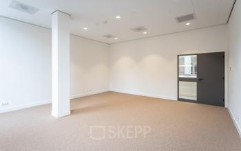 keizersgracht amsterdam grachtengordel centrum openbaar vervoer monumentaal kantoorkamers kantoorruimtes flexwerk werkplekken gerenoveerd modern coffeebar