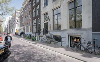 voorkant ingang kantoorpand kantoorgebouw amsterdam grachtengordel centrum