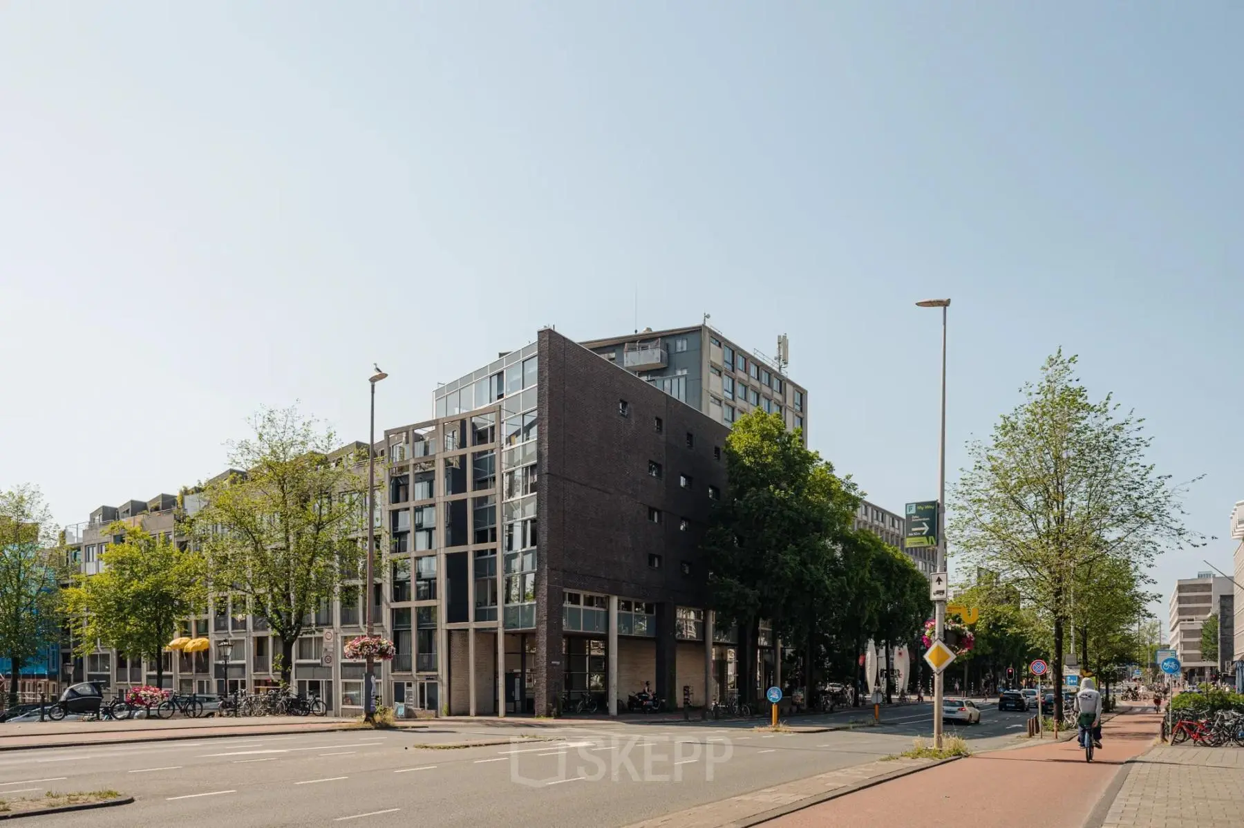 Buitenzicht op het kantoorpand aan de Weesperstraat 394-396 in Amsterdam Grachtengordel, ideaal voor kantoorruimte huren.