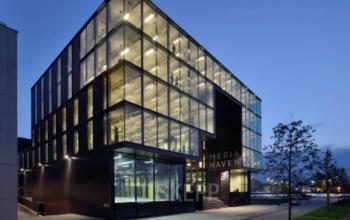 buitenzijde van kantoorpand aan de Archangelkade in Amsterdam