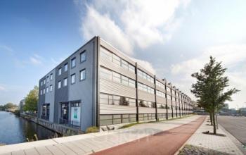 buitenkant van kantoorgebouw aan de Distelweg in Amsterdam