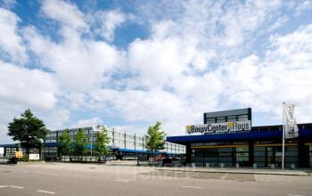 kantoorgebouw in Amsterdam gezien vanaf buiten