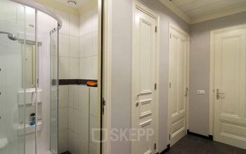 shower and toilets office building amsterdam
