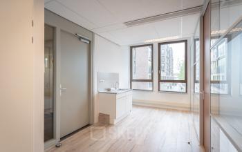 krijn taconiskade amsterdam ijburg zeeburg kantoorruimte kantoorkamers kantoorvleugel netjes bij de jachthaven