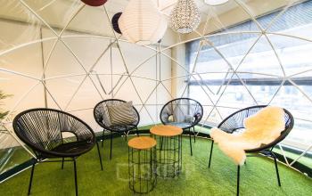 Light and modern office building at the Kabelweg in Amsterdam