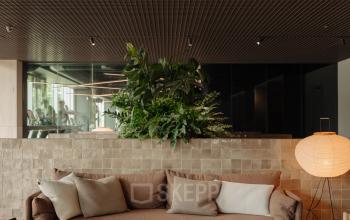 Stijlvolle kantoorruimte huren in Amsterdam West op Nachtwachtlaan 20 met comfortabele zitplaatsen en natuurlijke verlichting.