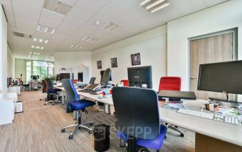 working places for rent in Amsterdam furnished