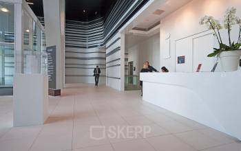 entree kantoorgebouw receptie parnassusweg amsterdam