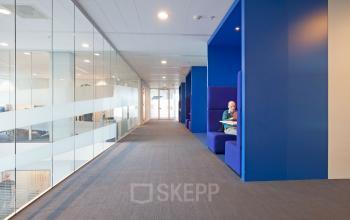 werkplekken kantoorgebouw amsterdam parassusweg huren