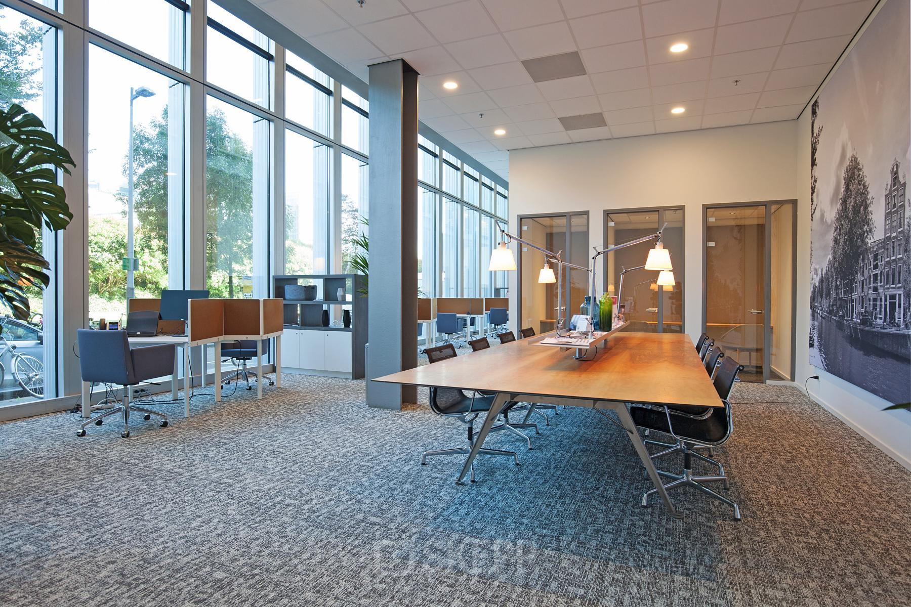 flexplek flexwerplek werkplek kantoorpand Amsterdam Zuidas
