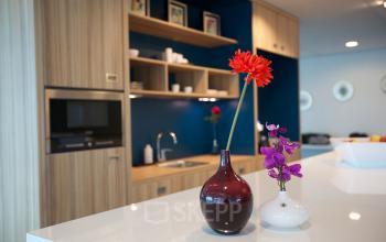 open ruimte zuidas Amsterdam met lift en receptie