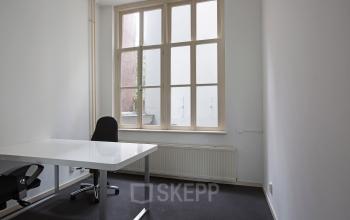 kantoorkamer afgesloten raam uitzicht huur amsterdam keizersgracht