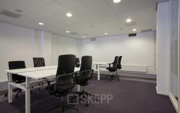 interieur kantoorkamer Amsterdam Singel meubilair vergaderruimte