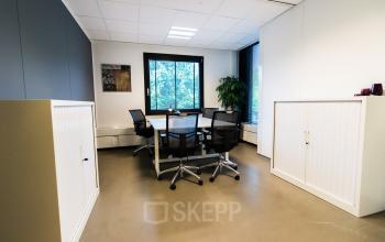 Modern and furnished office spaces available