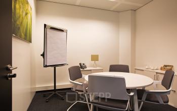 spreekruimte vergaderruimte presentatieruimte ingericht gemeubileerd presentatiemogelijkheden amsterdam zuid zuidas strawinskylaan