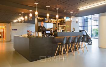 lunchruimte bar restaurant lunch barkrukken service kantoorpand kabelweg amsterdam