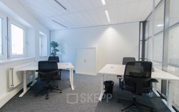 Light and spacious office rooms available with different options