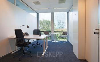 kantoorruimte kantoorkamer uitzicht kantoorgebouw Amsterdam Zuidas