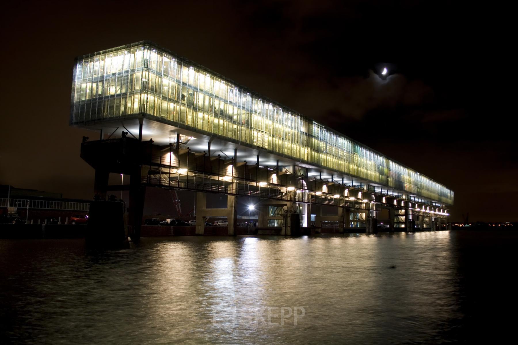 kantoorpand amsterdam kraanspoor buitenzijde huur SKEPP