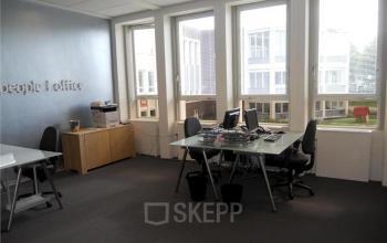 kantoorruimte beschikbaar met printfaciliteiten en kopieerapparaten in arnhem
