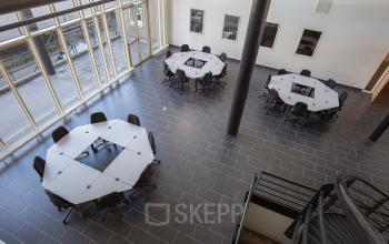 working places round tables barnaveld for rent