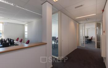 working places for rent in shared office room