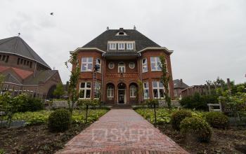 Office spaces within walking distance of city center for rent