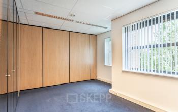 kantoorruimte kantoorkamer kantoorpand best de waal gratis parkeren eindhoven tilburg den bosch waalwijk ingericht zelf in te richten
