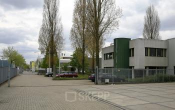 green environment office building to rent