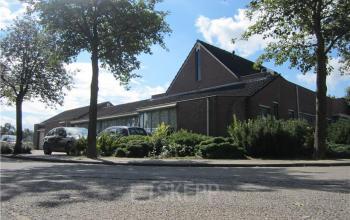 voorzijde kantoor de nieuwe erven cuijk bomen groen