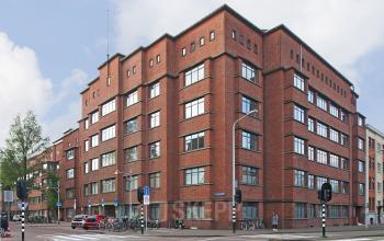 buitenzijde aanzicht kantoorgebouw louis couperusplein