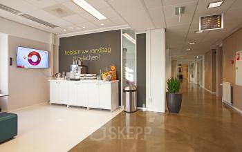 koffiecorner binnenzijde kantoorgebouw den haag huren