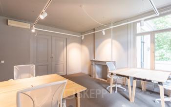 Hoofdstraat Driebergen Rijsenburg Zeist Utrechtse heuvelrug landgoed villa kantoorvilla kantoorkamers kantoorruimte flexplekken werkplekken buiten natuur netjes groot ruim licht keuken vergaderen