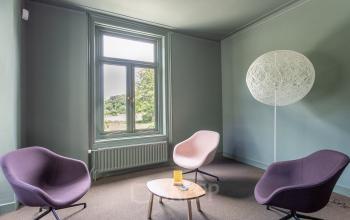 Hoofdstraat Driebergen Rijsenburg Zeist Utrechtse heuvelrug landgoed villa kantoorvilla kantoorkamers kantoorruimte flexplekken werkplekken buiten natuur netjes groot ruim licht keuken vergaderen