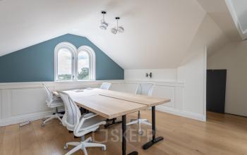 Hoofdstraat Driebergen Rijsenburg Zeist Utrechtse heuvelrug landgoed villa kantoorvilla kantoorkamers kantoorruimte flexplekken werkplekken buiten natuur netjes groot ruim licht keuken vergaderen