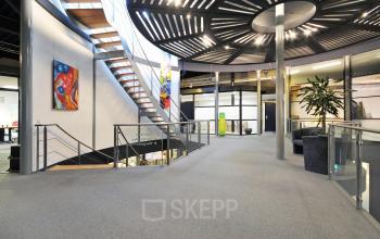 trappenhuis gemeenschappelijke ruimte kantoor duiven stenograaf huur