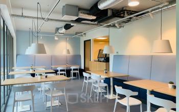 Moderne kantoorruimte huren met licht en ruim ontwerp, gemeubileerd, gelegen aan de Hurksestraat 60 in Eindhoven De Hurk.