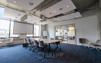 Conference rooms with different sizes available