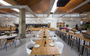 restaurant binnenzijde kantoorgebouw Eindhoven Noord Brabantlaan
