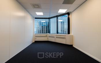Office spaces with furnished option