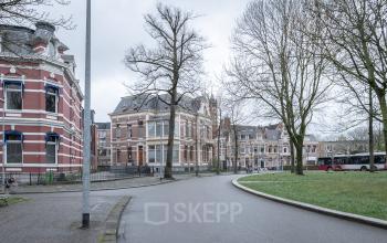 Buitenkant Groningen Emmaplein mooi uitzicht goed bereikbaar parkeerplek aanwezig